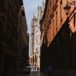 Fotos de La Catedral de León entre un callejón